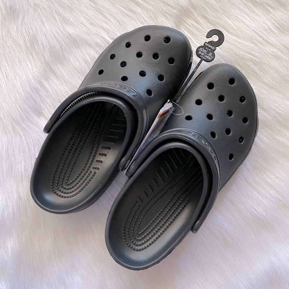 NWT black Crocs